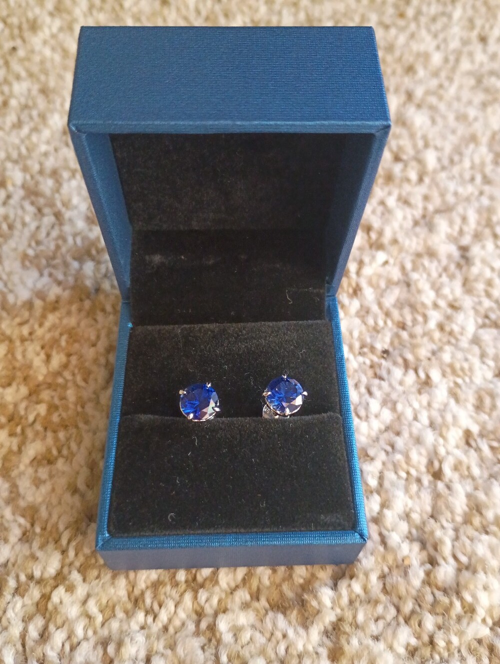 New Lab-Created Sapphire 925 Sterling Silber Stud Earrings 2.60 CTW Royal Blue